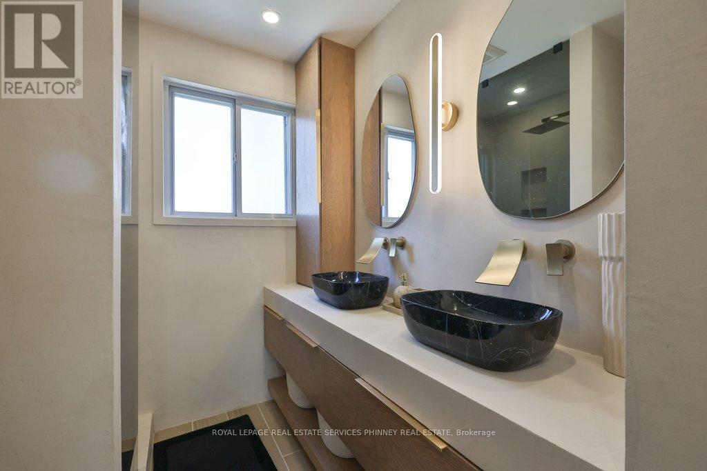 75 Rangoon Road, Toronto, ON - Indoor Photo Showing Bathroom