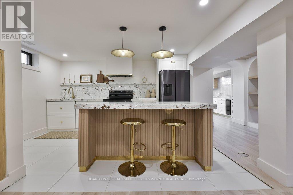 75 Rangoon Road, Toronto, ON - Indoor Photo Showing Kitchen