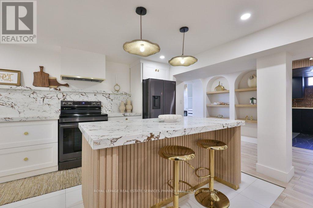 75 Rangoon Road, Toronto, ON - Indoor Photo Showing Kitchen