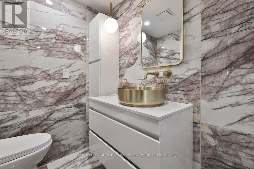 75 Rangoon Road, Toronto, ON - Indoor Photo Showing Bathroom