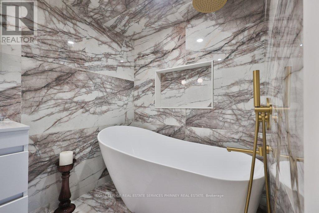75 Rangoon Road, Toronto, ON - Indoor Photo Showing Bathroom