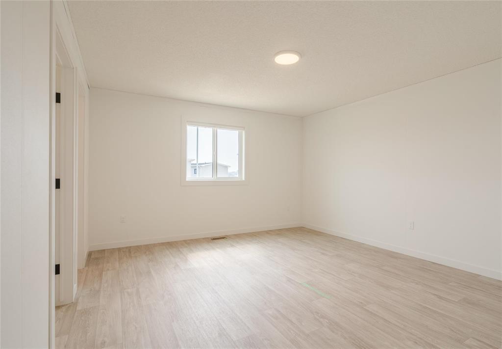 140 Prairie Oak Drive, Mitchell, MB - Indoor Photo Showing Other Room