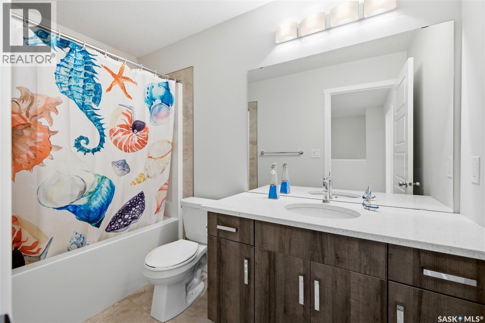 5116 Primrose Green Drive E, Regina, SK - Indoor Photo Showing Bathroom