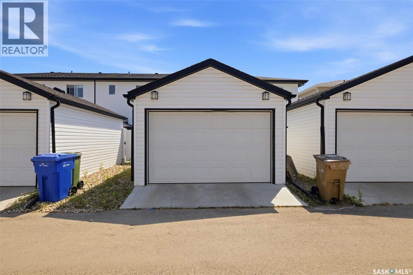 5116 Primrose Green Drive E, Regina, SK - Outdoor With Exterior