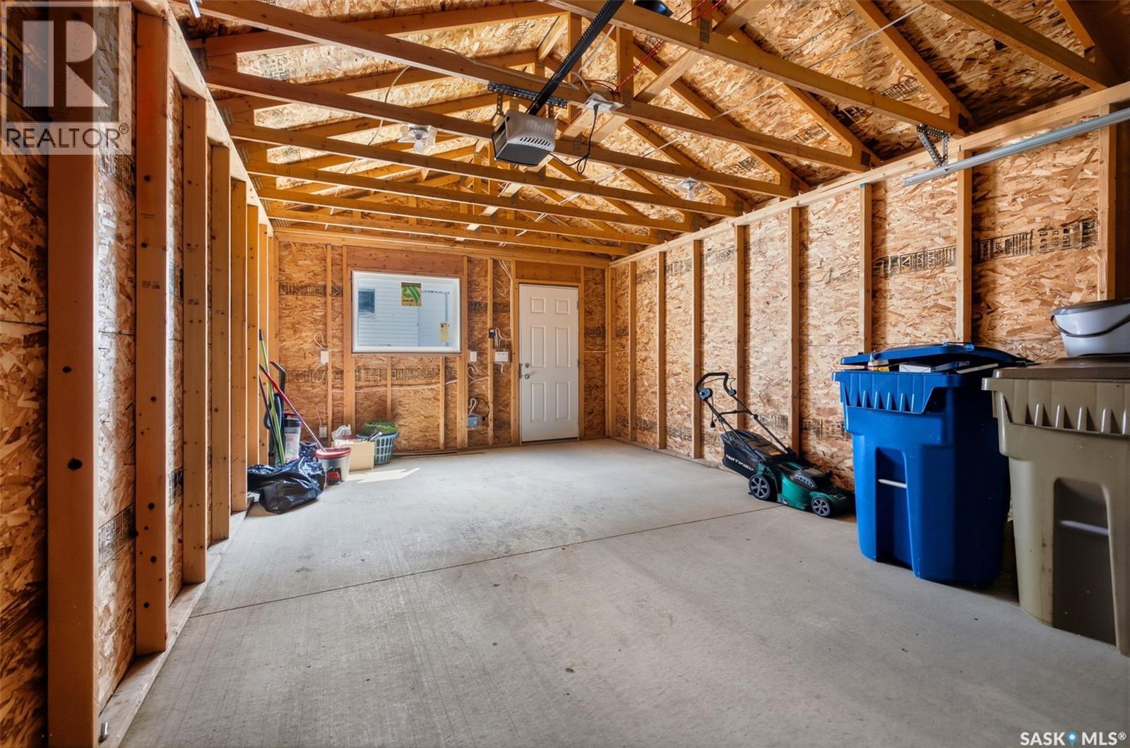 5116 Primrose Green Drive E, Regina, SK - Indoor