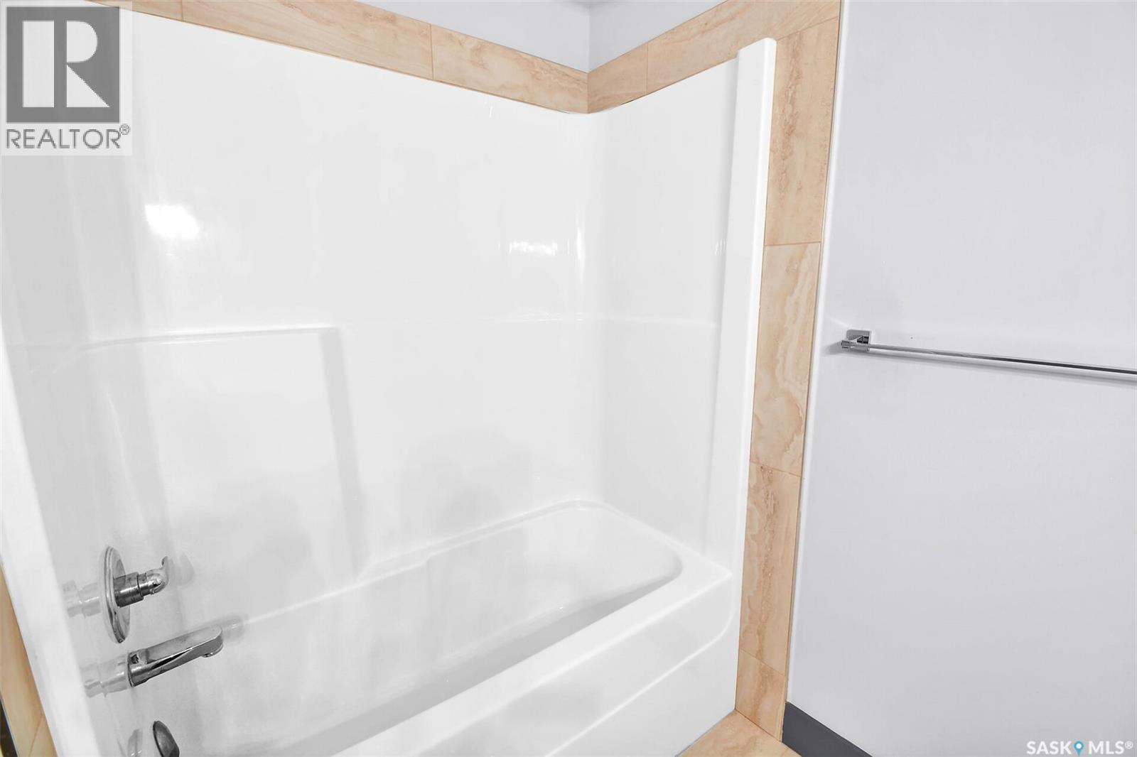519 Kenaschuk Way, Saskatoon, SK - Indoor Photo Showing Bathroom