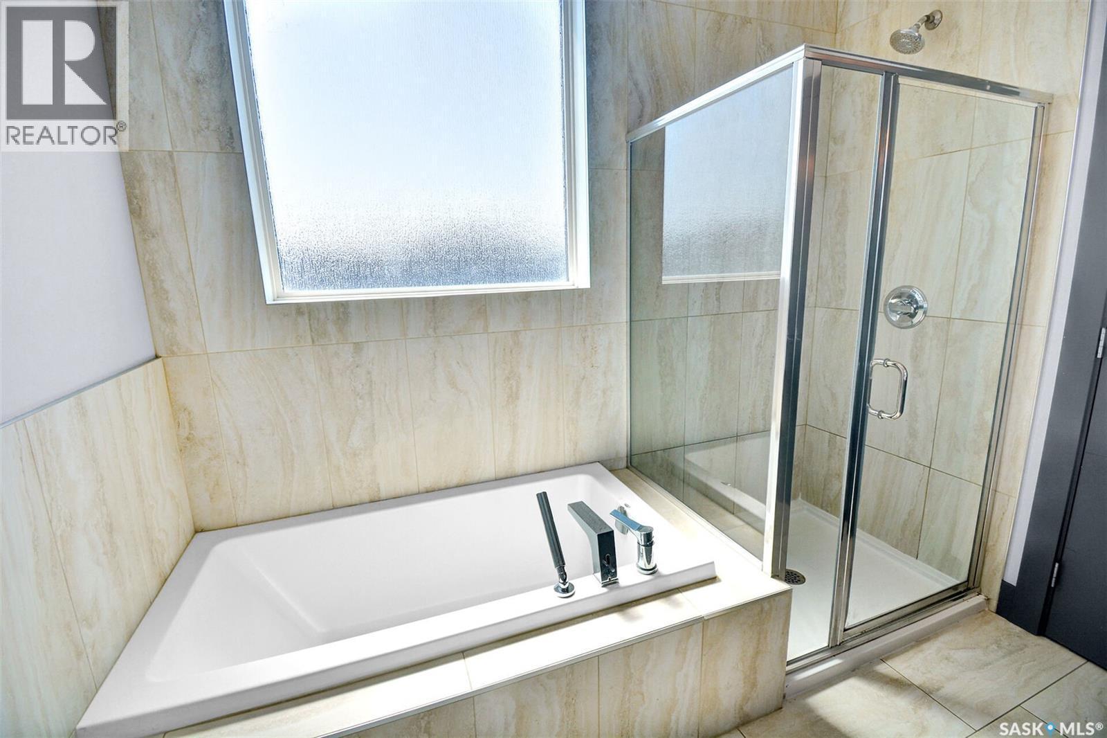 519 Kenaschuk Way, Saskatoon, SK - Indoor Photo Showing Bathroom