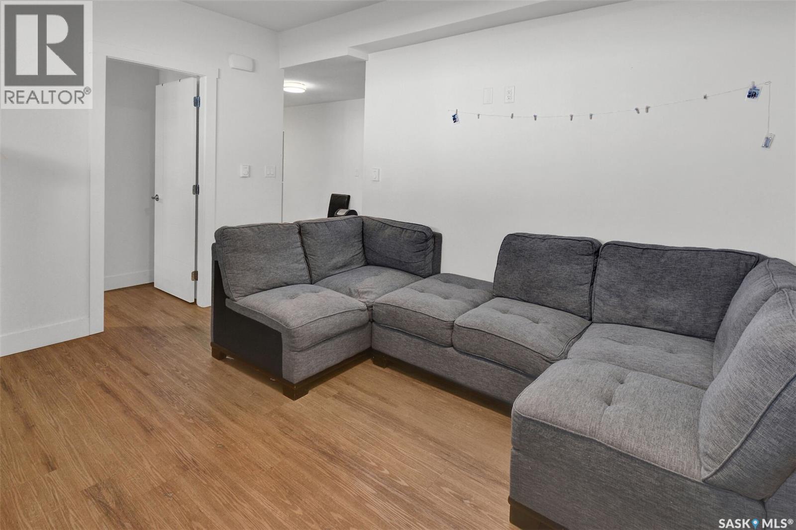 519 Kenaschuk Way, Saskatoon, SK - Indoor Photo Showing Living Room
