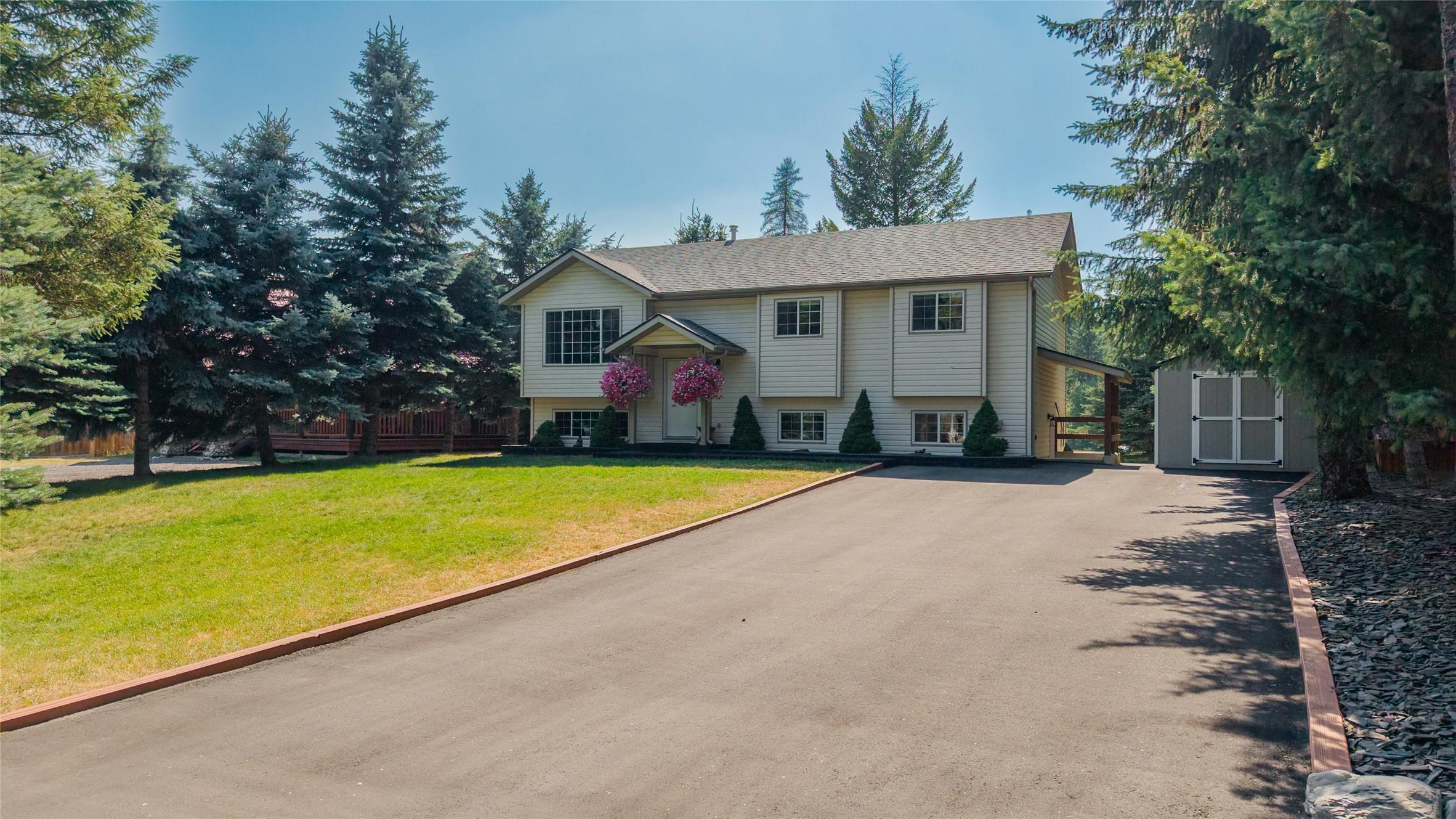 6799 Rosen Lake Road, Jaffray, BC - Outdoor With Facade