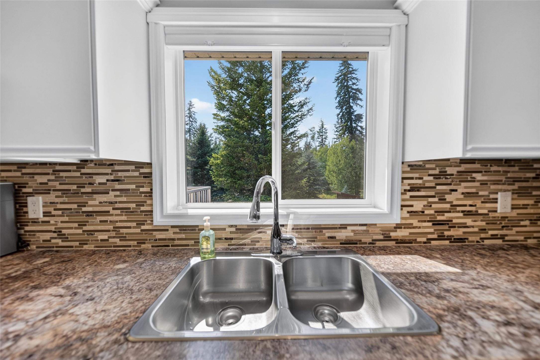6799 Rosen Lake Road, Jaffray, BC - Indoor Photo Showing Kitchen With Double Sink