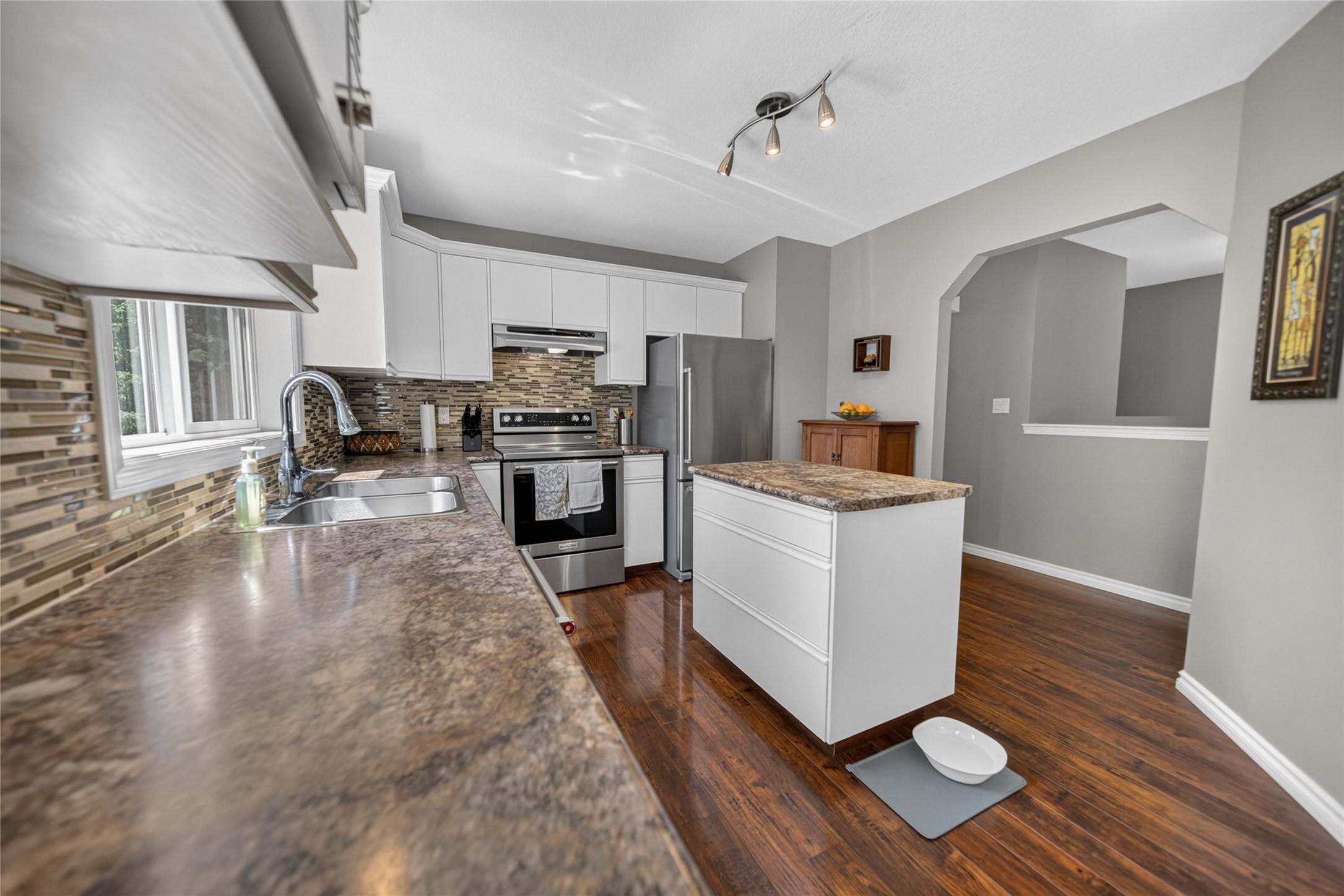 6799 Rosen Lake Road, Jaffray, BC - Indoor Photo Showing Kitchen With Double Sink