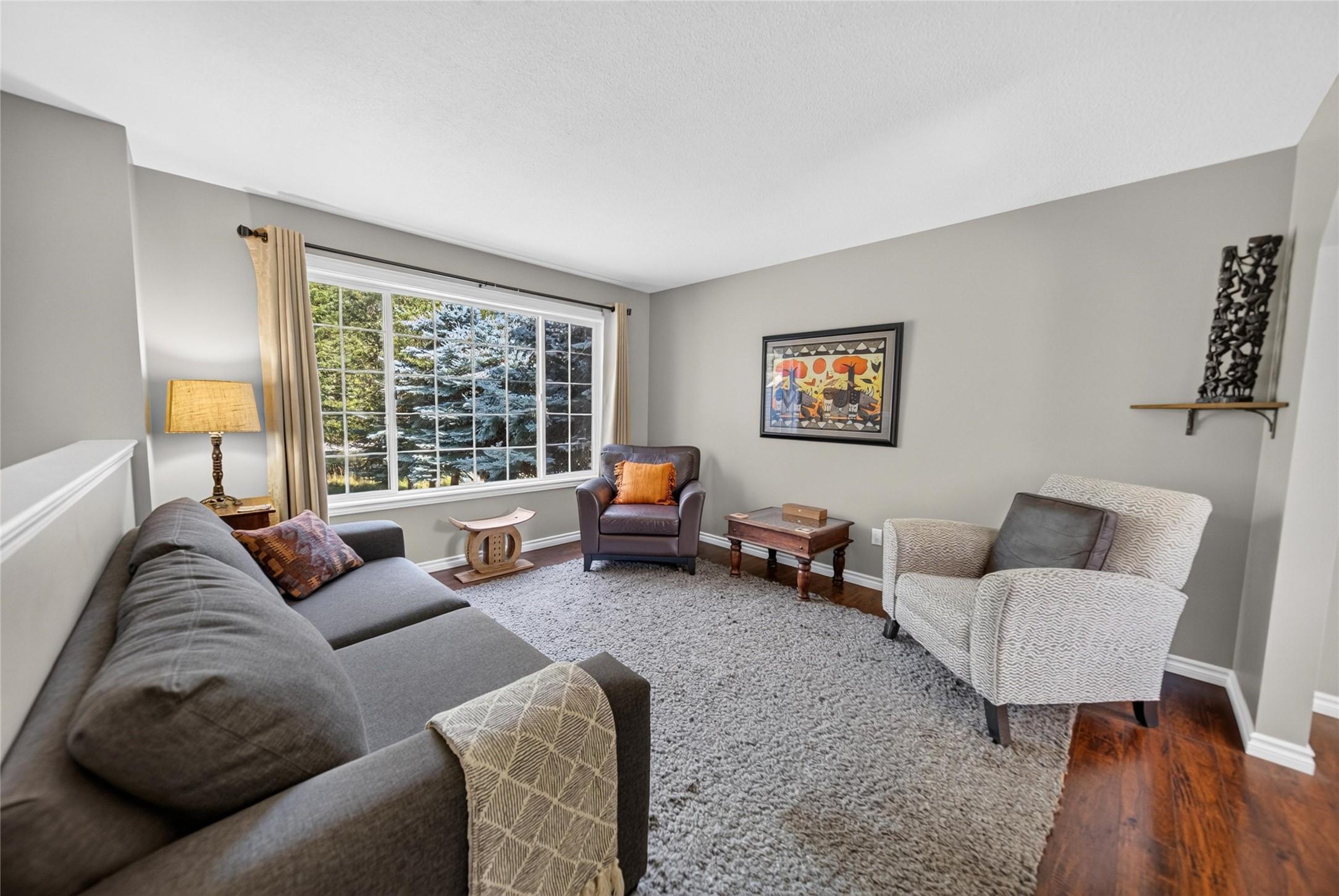 6799 Rosen Lake Road, Jaffray, BC - Indoor Photo Showing Living Room