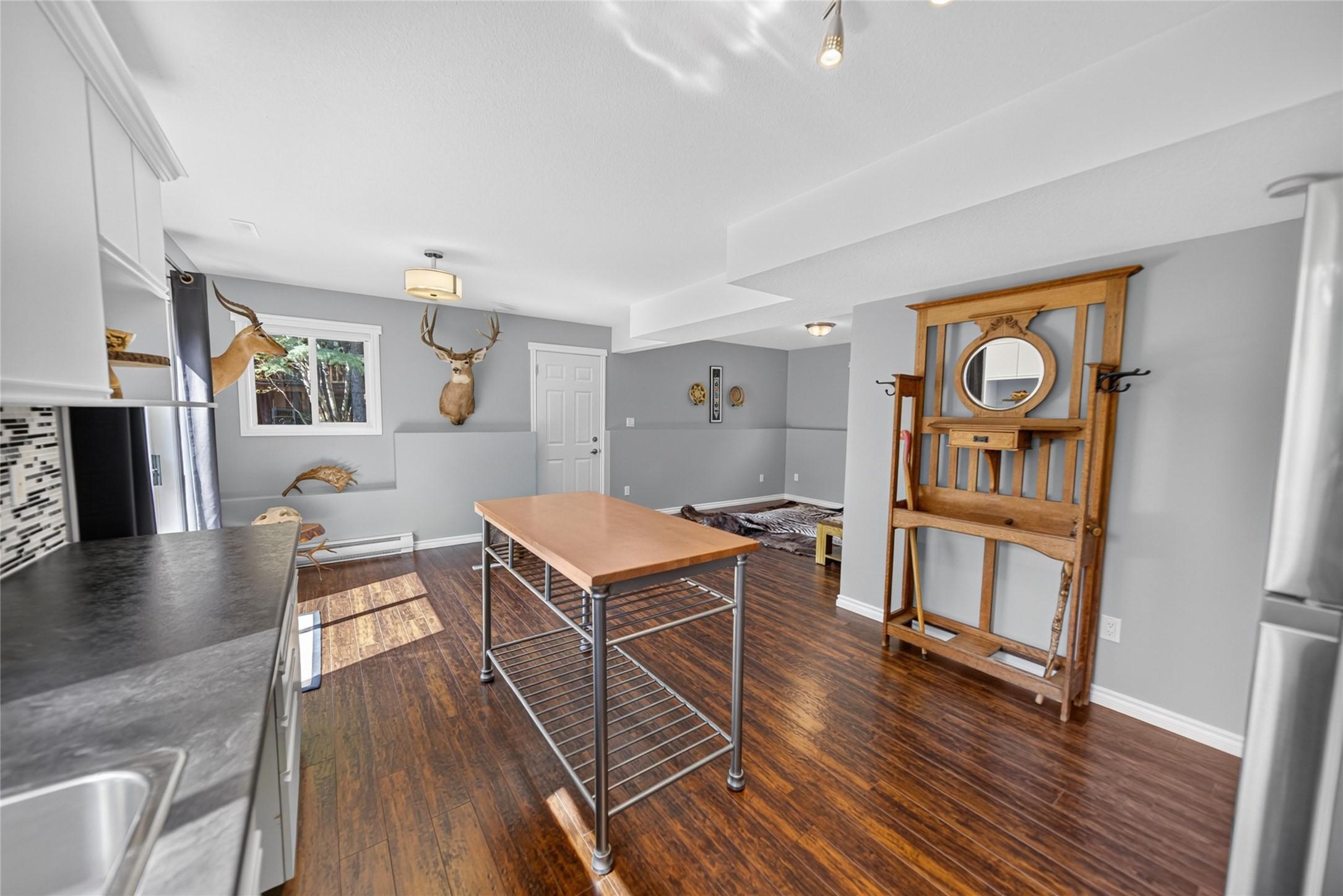 6799 Rosen Lake Road, Jaffray, BC - Indoor
