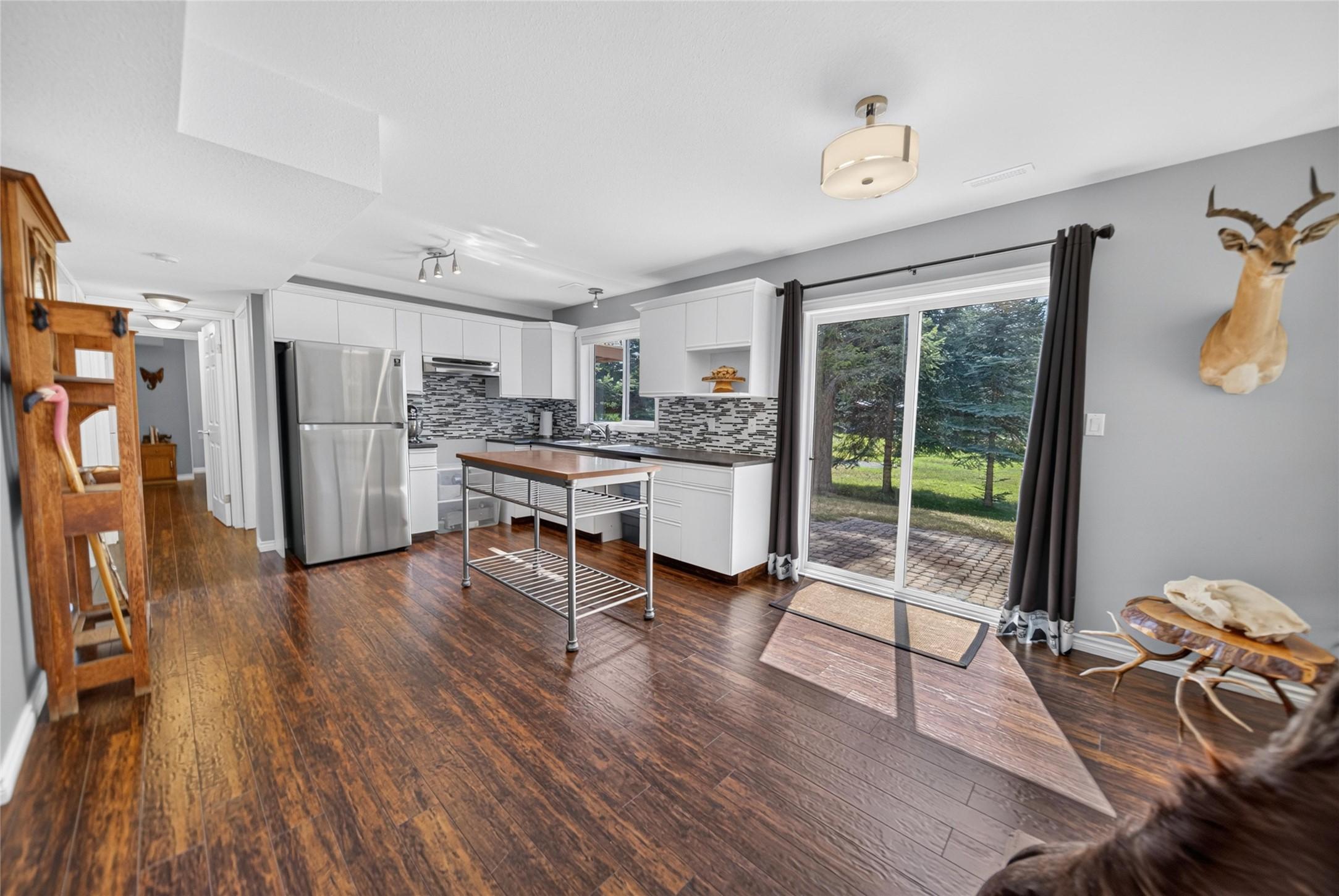 6799 Rosen Lake Road, Jaffray, BC - Indoor