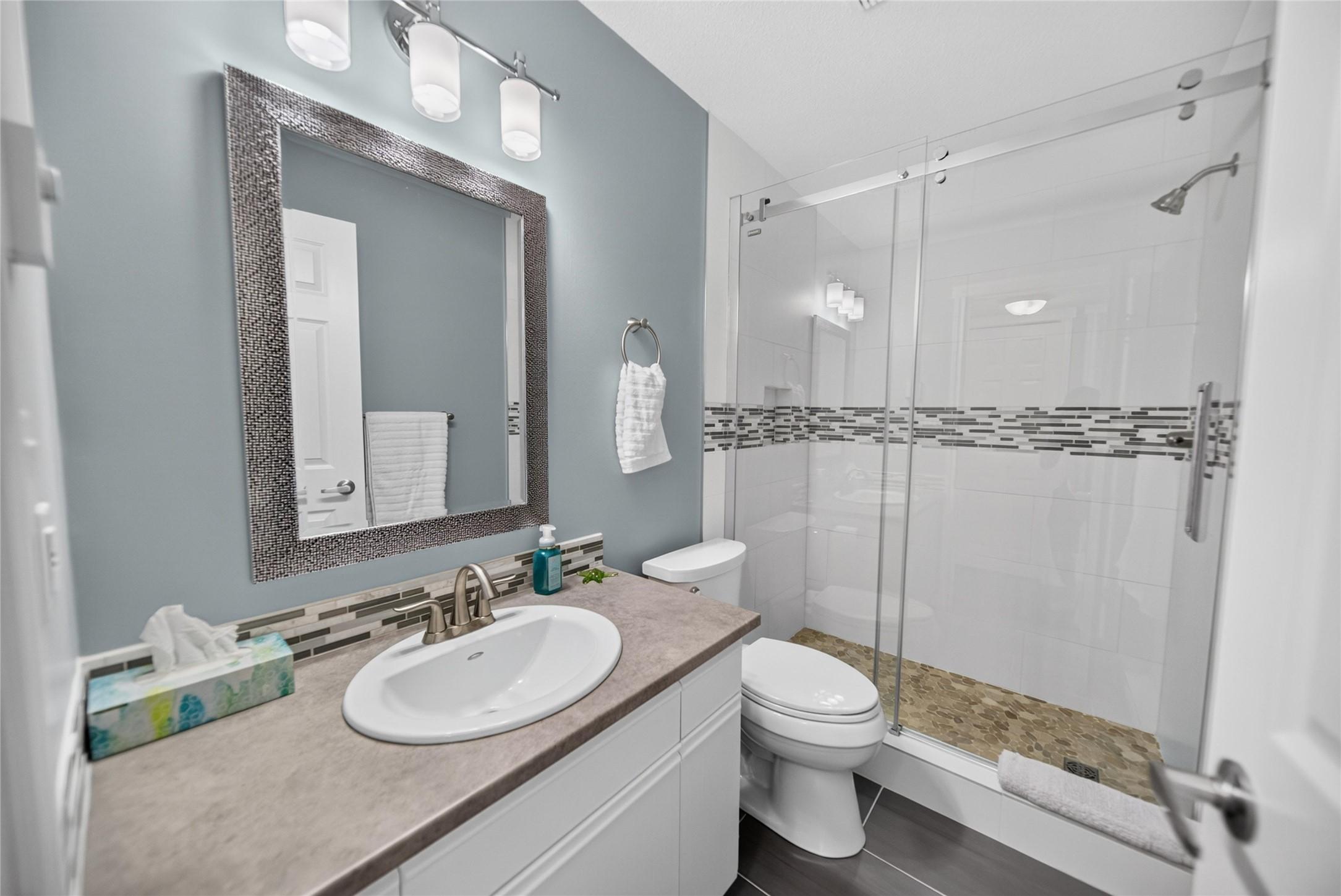 6799 Rosen Lake Road, Jaffray, BC - Indoor Photo Showing Bathroom