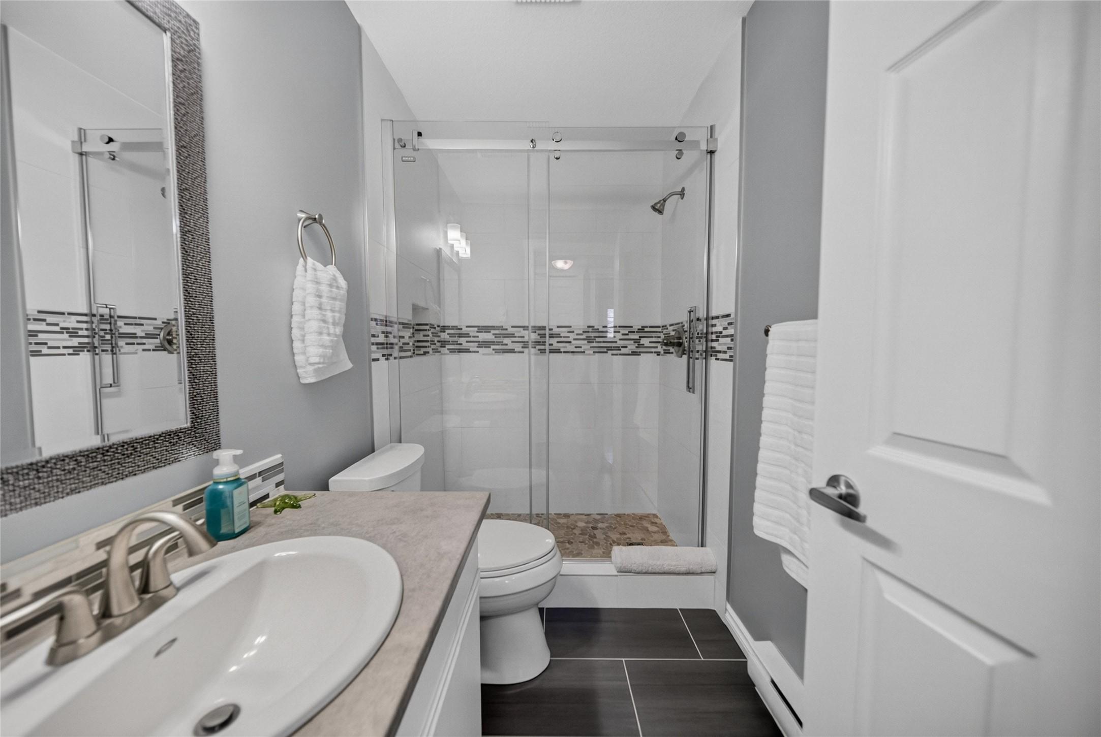 6799 Rosen Lake Road, Jaffray, BC - Indoor Photo Showing Bathroom
