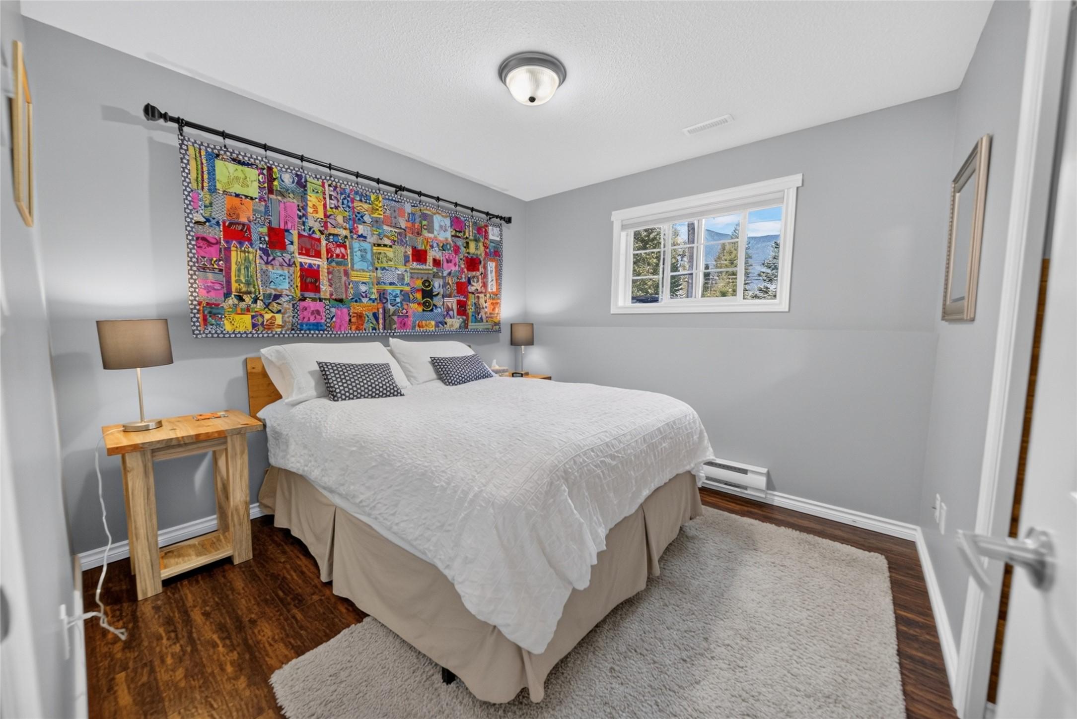 6799 Rosen Lake Road, Jaffray, BC - Indoor Photo Showing Bedroom