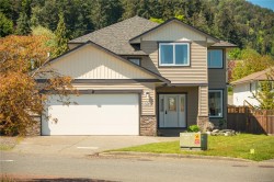 525 Ballou Pl Ladysmith, BC V9G 2C7