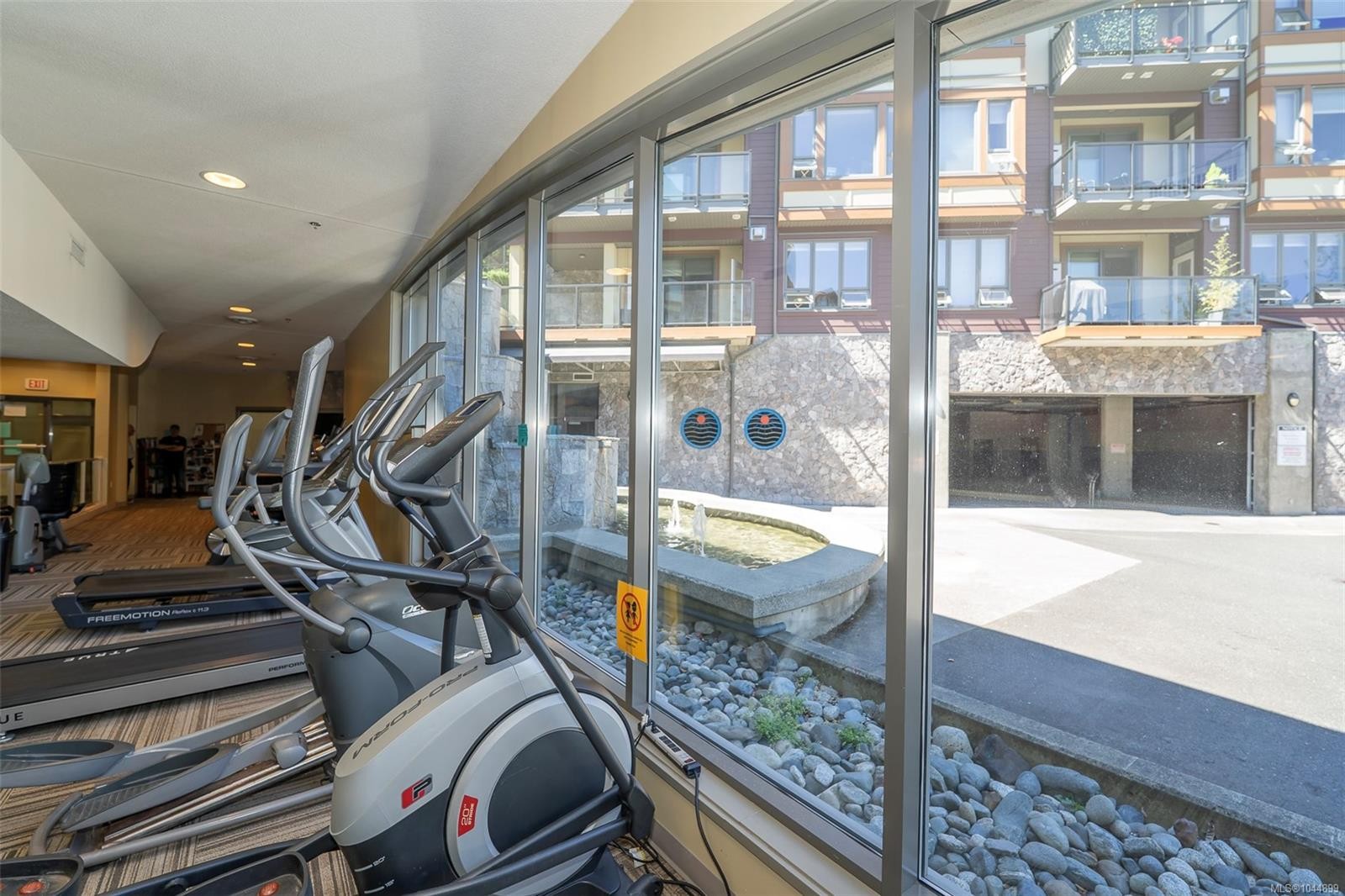 #402-3210 Jacklin Rd, Langford, BC - Indoor Photo Showing Other Room