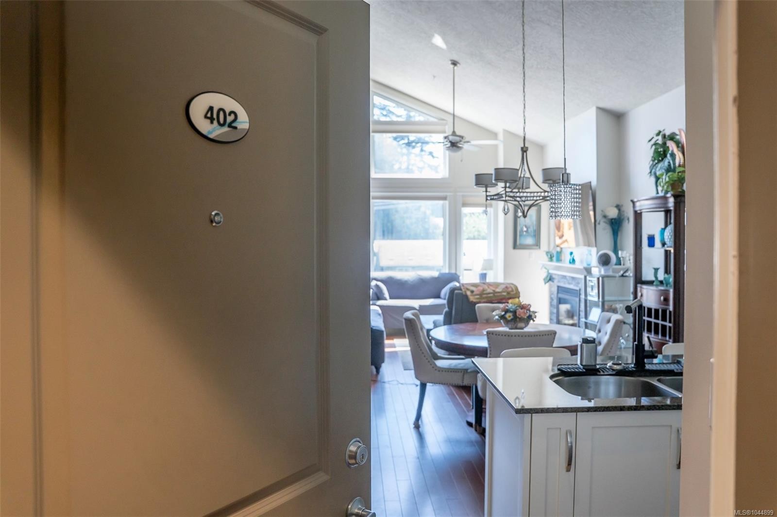 #402-3210 Jacklin Rd, Langford, BC - Indoor