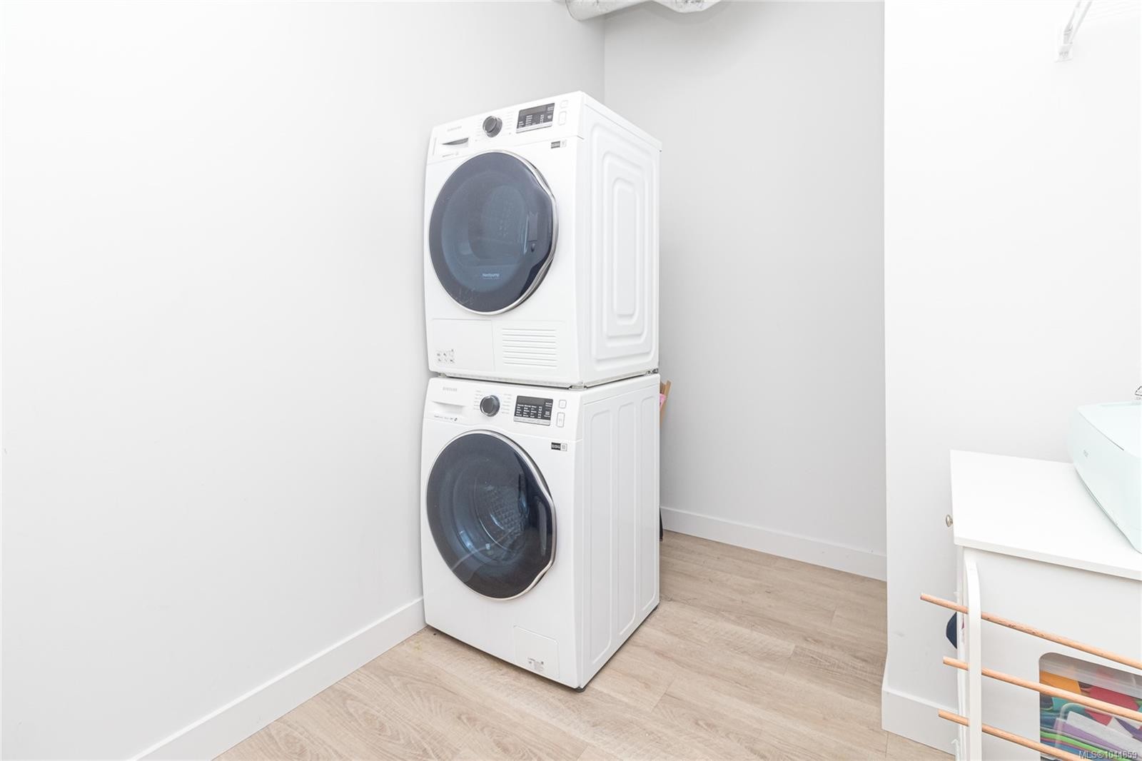 #301-2465 Gateway Rd, Langford, BC - Indoor Photo Showing Laundry Room