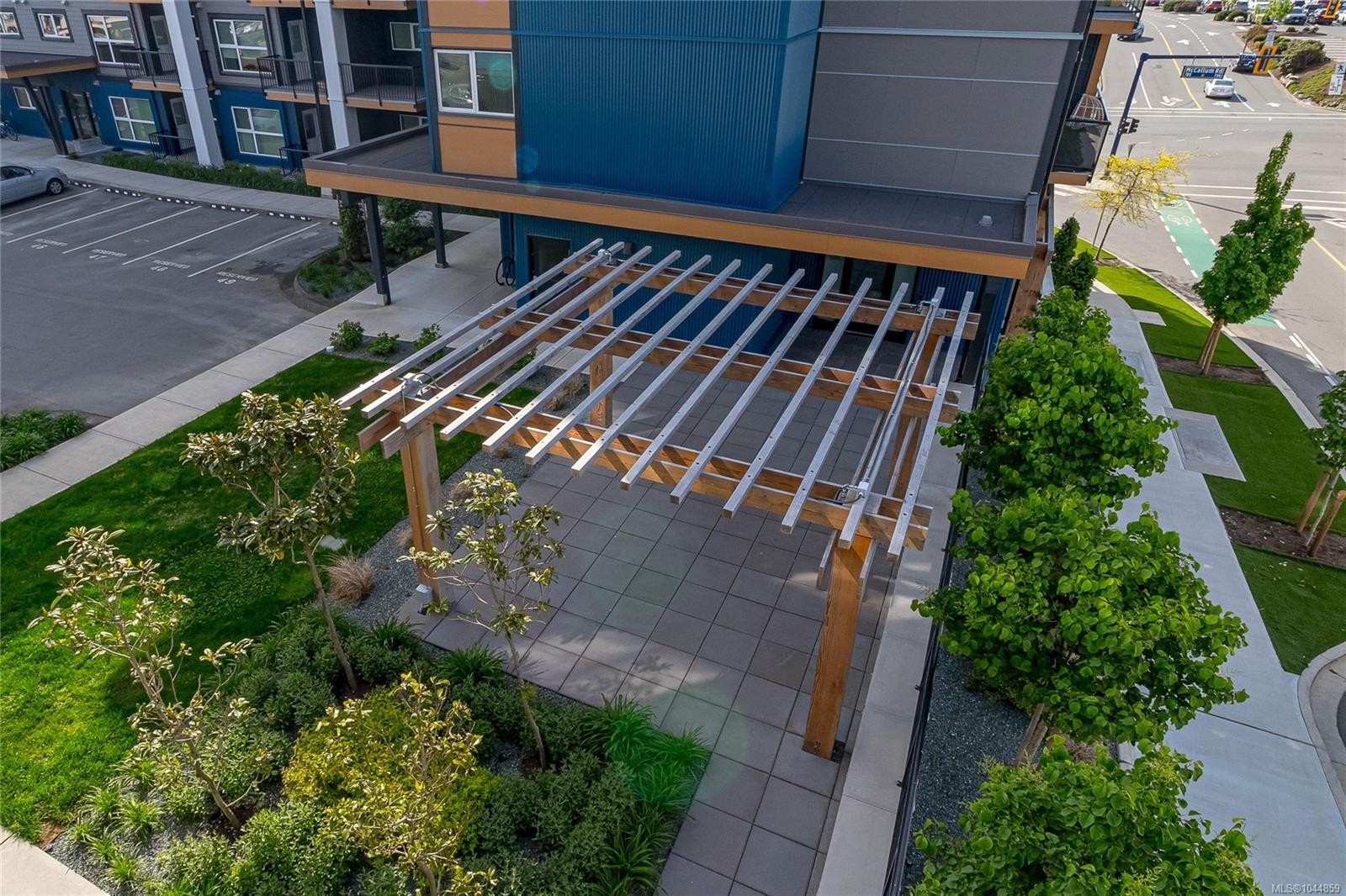 #301-2465 Gateway Rd, Langford, BC - Outdoor