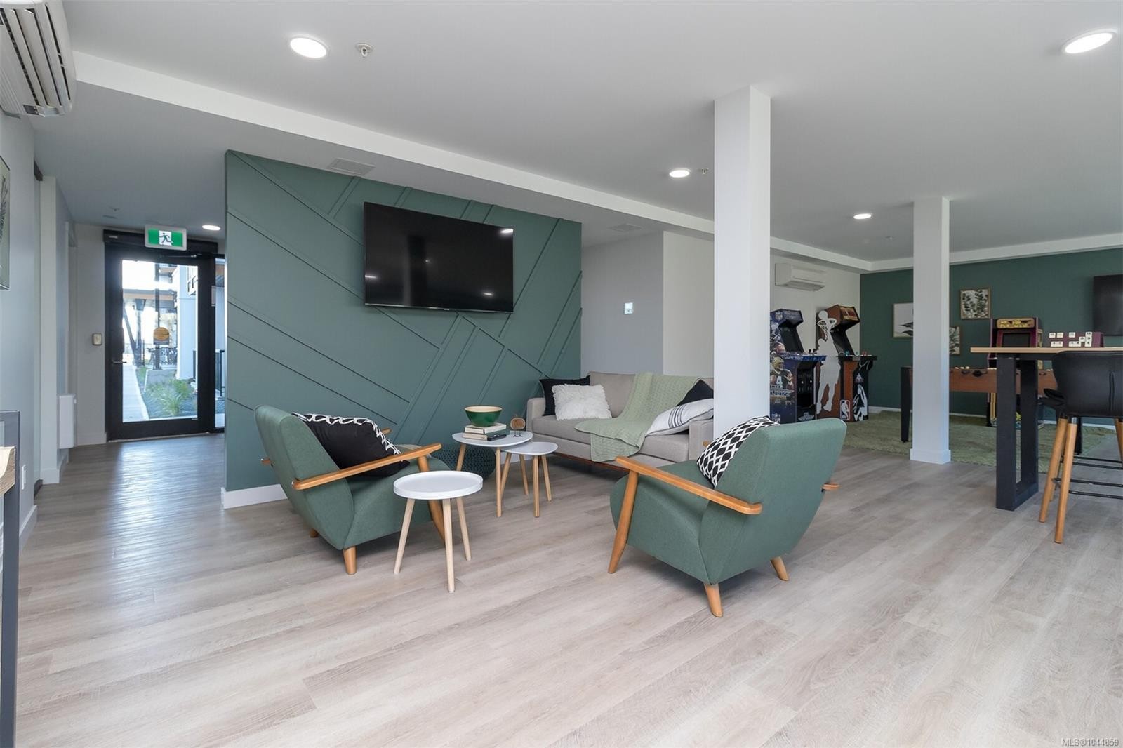 #301-2465 Gateway Rd, Langford, BC - Indoor