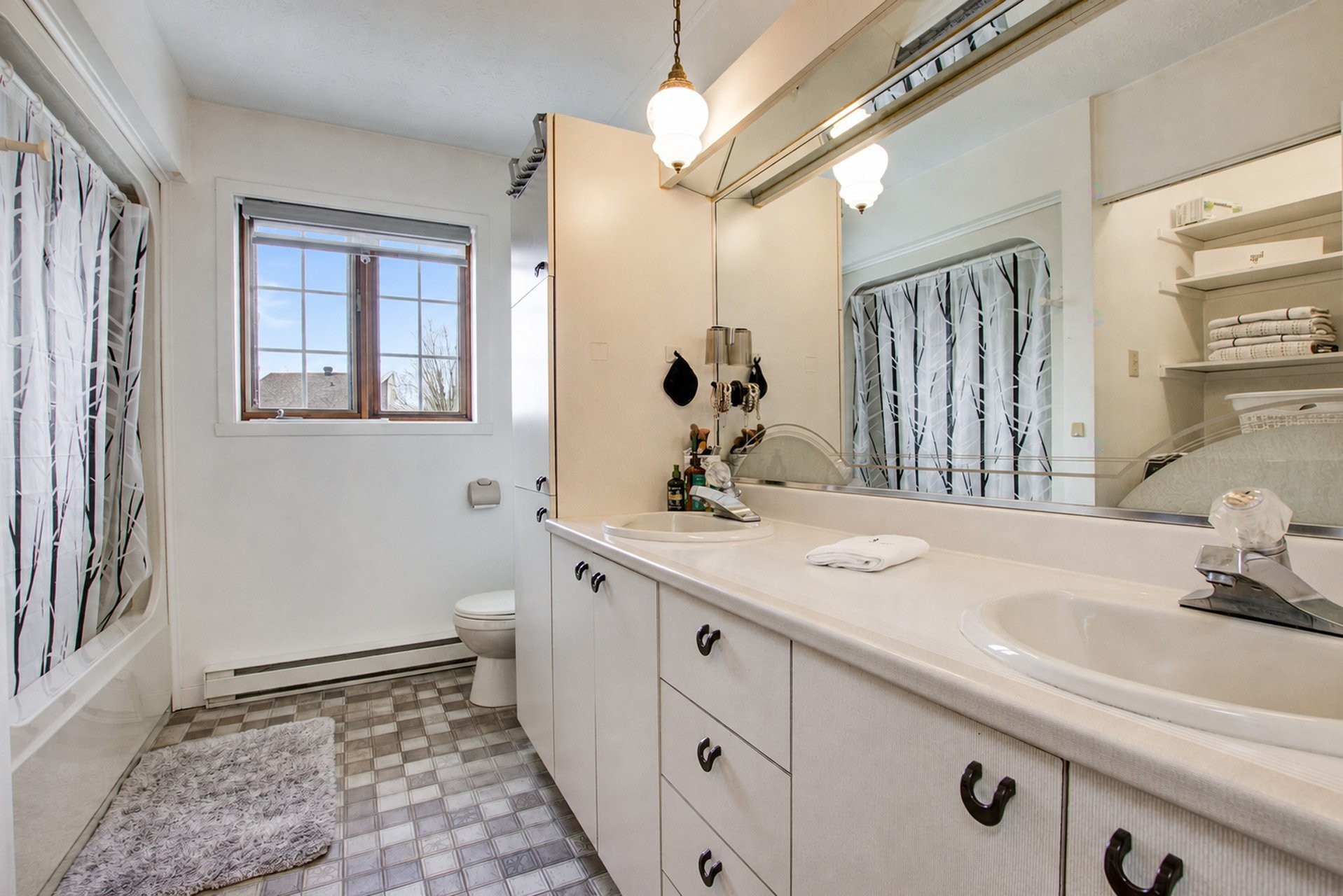 Salle de bains - 38 Rue Carmen, Granby, QC - Indoor Photo Showing Bathroom
