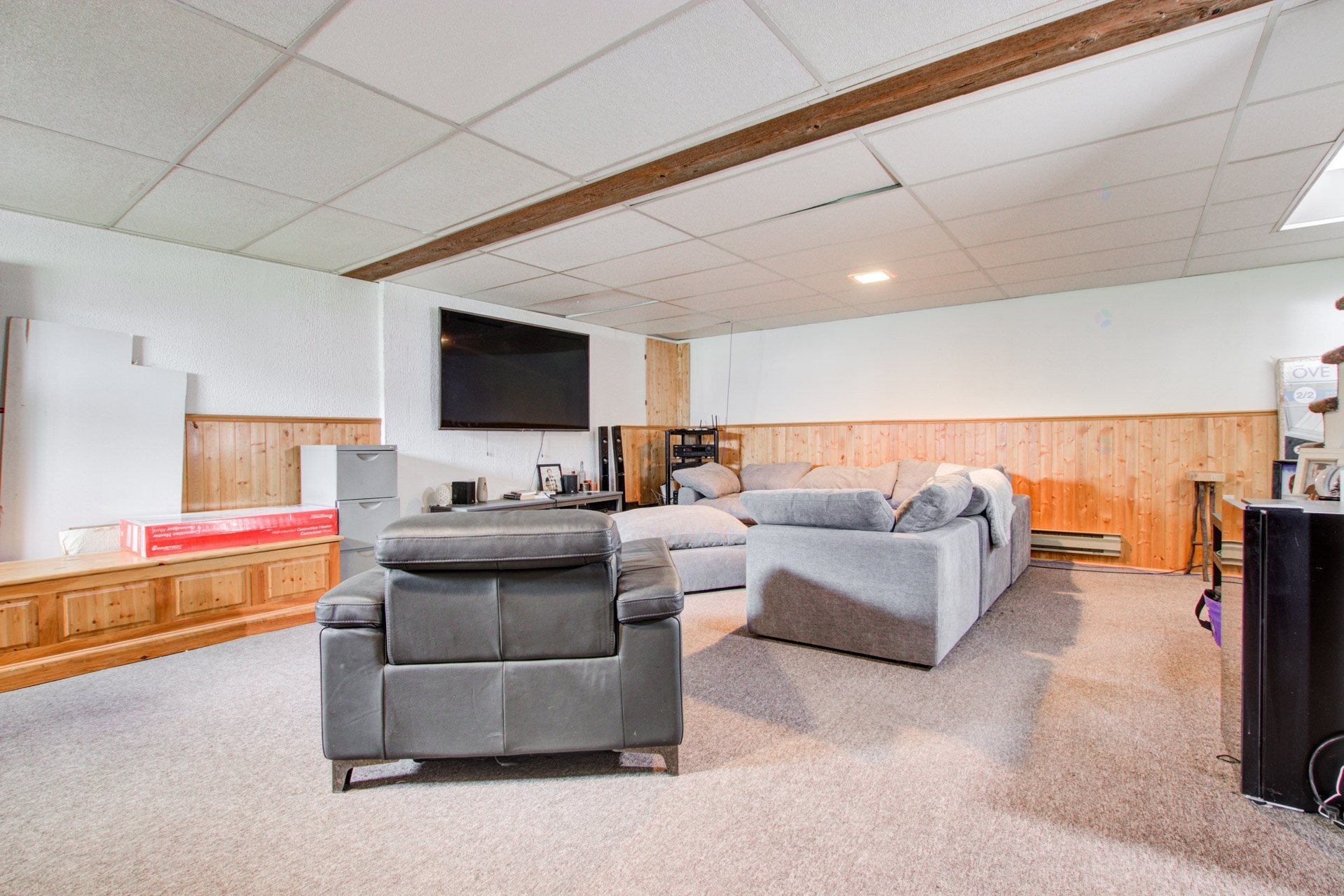 Salle familiale - 38 Rue Carmen, Granby, QC - Indoor