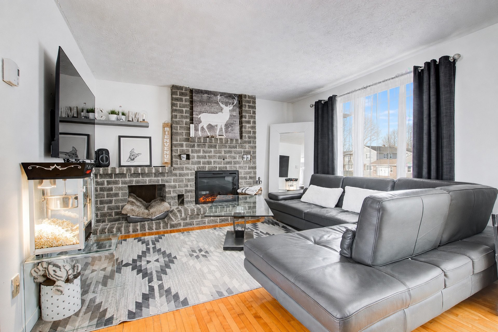 Salon - 38 Rue Carmen, Granby, QC - Indoor Photo Showing Living Room With Fireplace