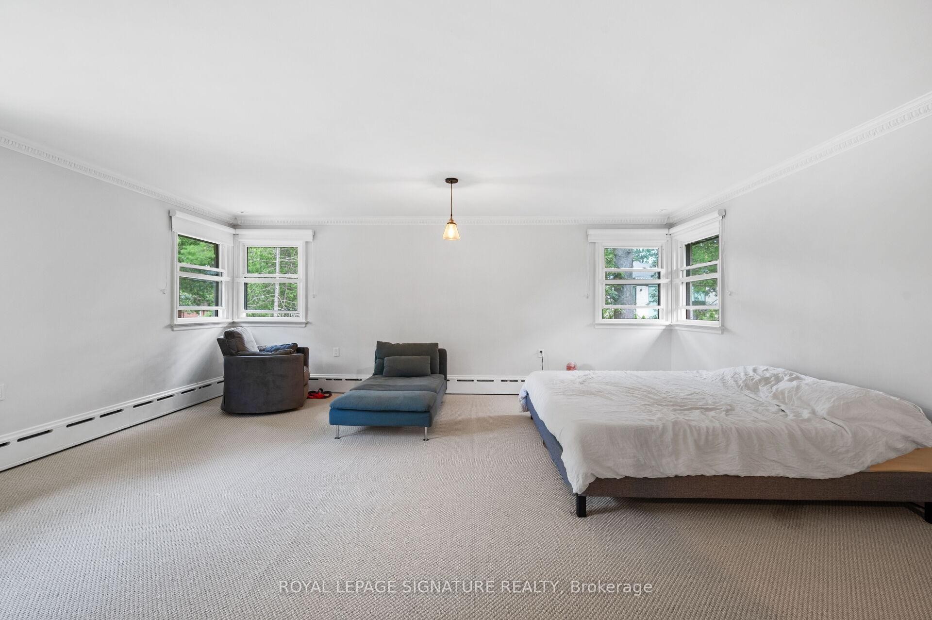 2234 Gordon Drive, Mississauga, ON - Indoor Photo Showing Bedroom