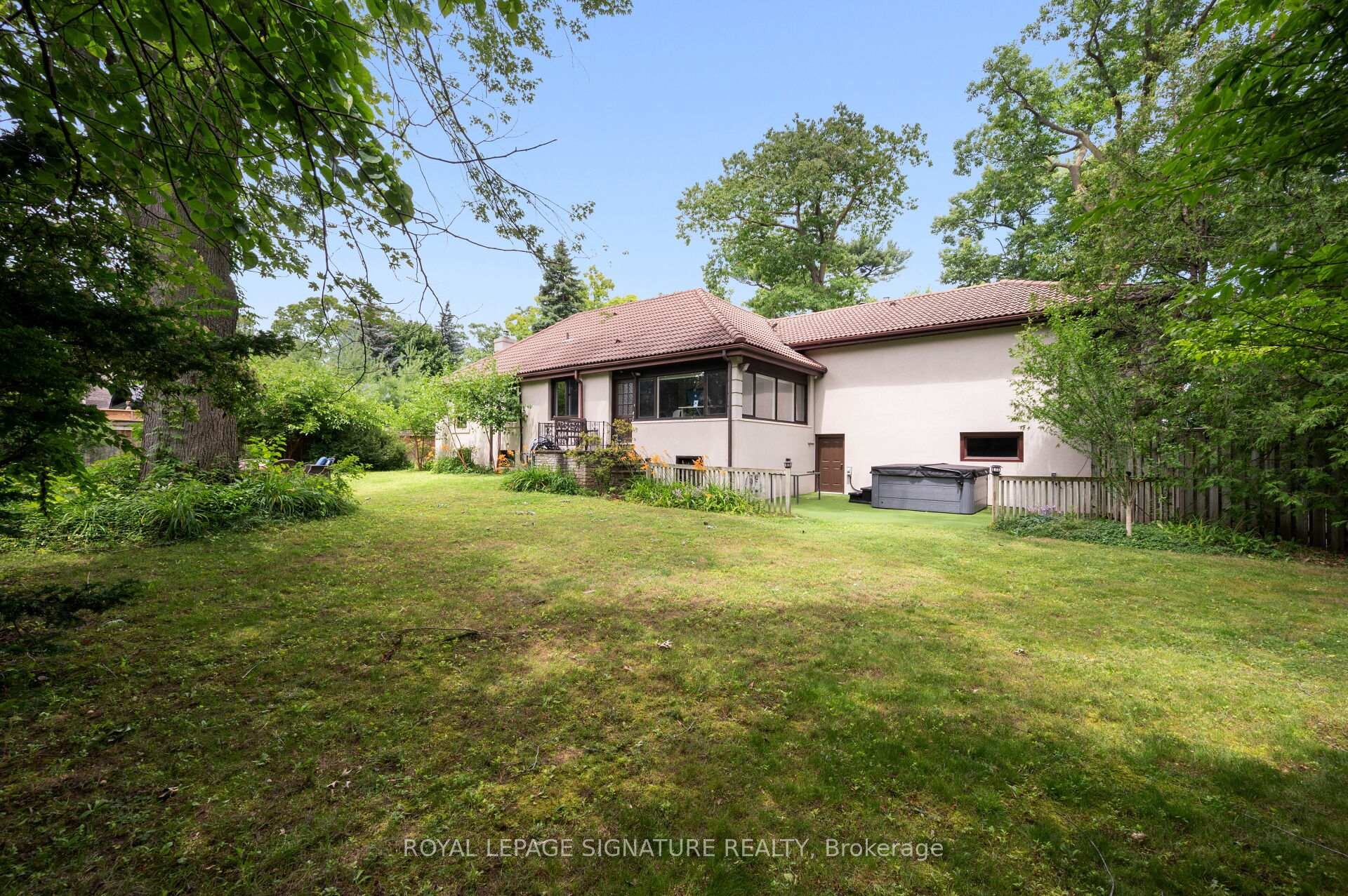 2234 Gordon Drive, Mississauga, ON - Outdoor