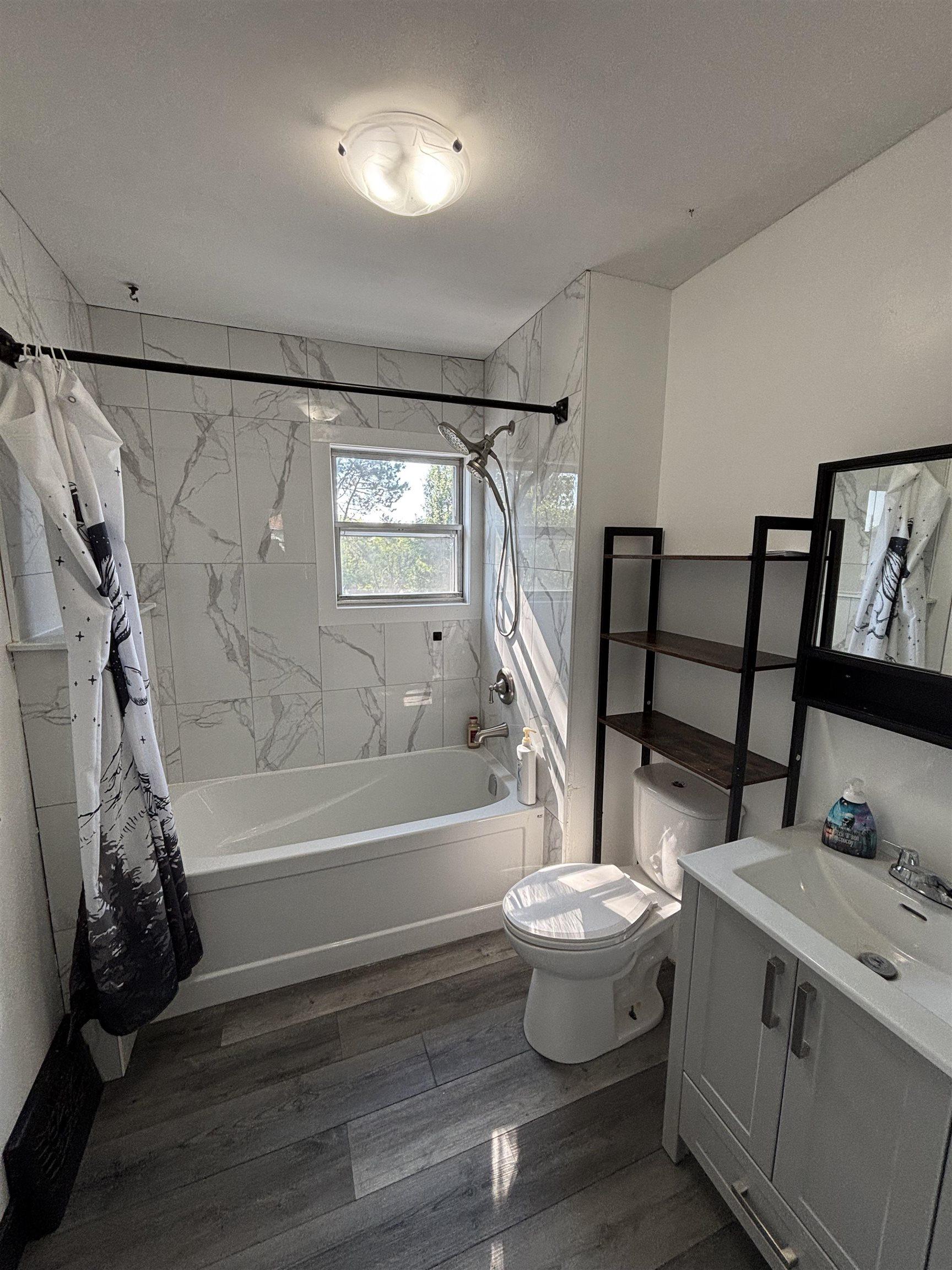 9 Ruttan St., Thunder Bay, ON - Indoor Photo Showing Bathroom