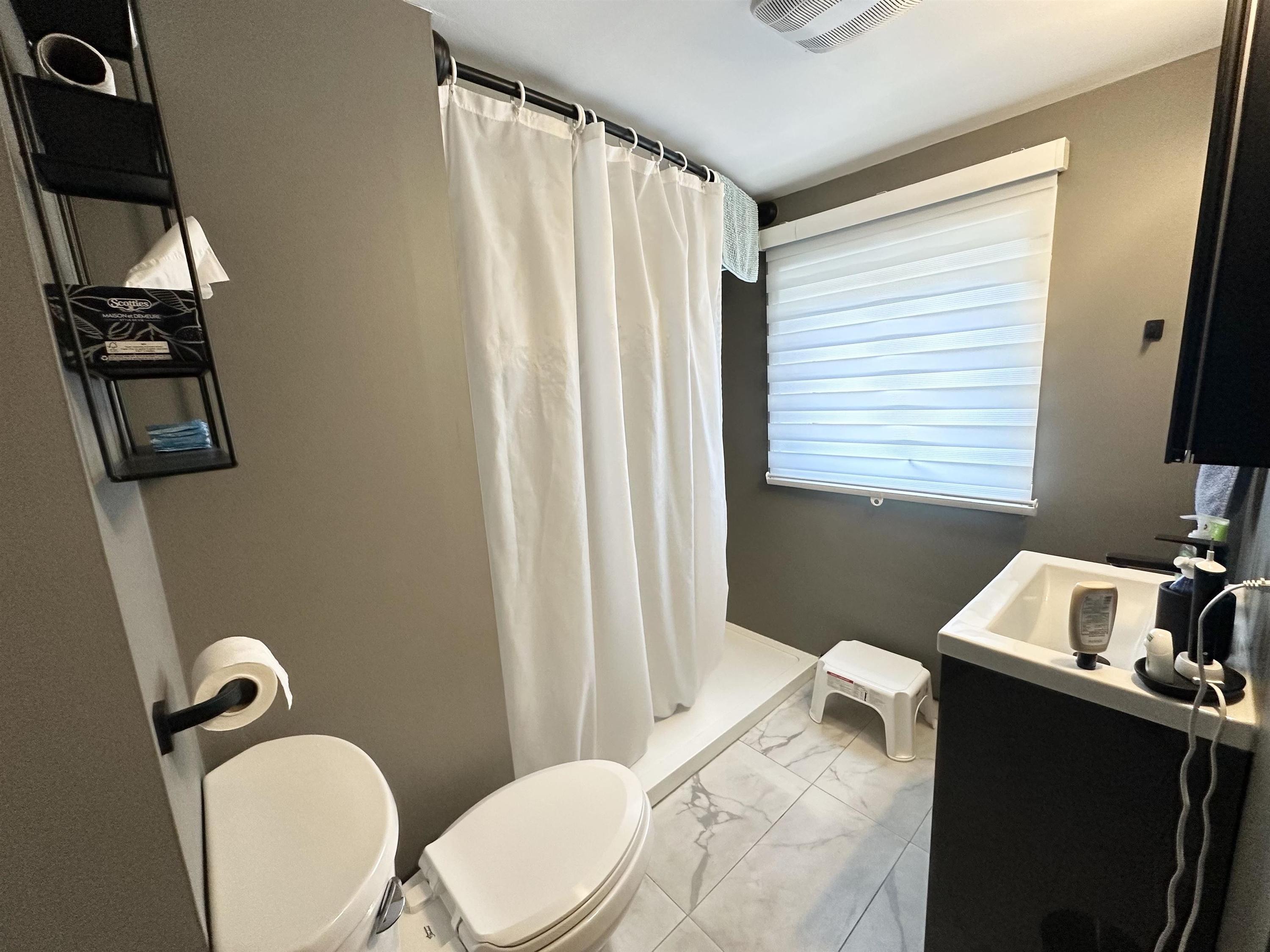 219 Mcculloch St, Thunder Bay, ON - Indoor Photo Showing Bathroom