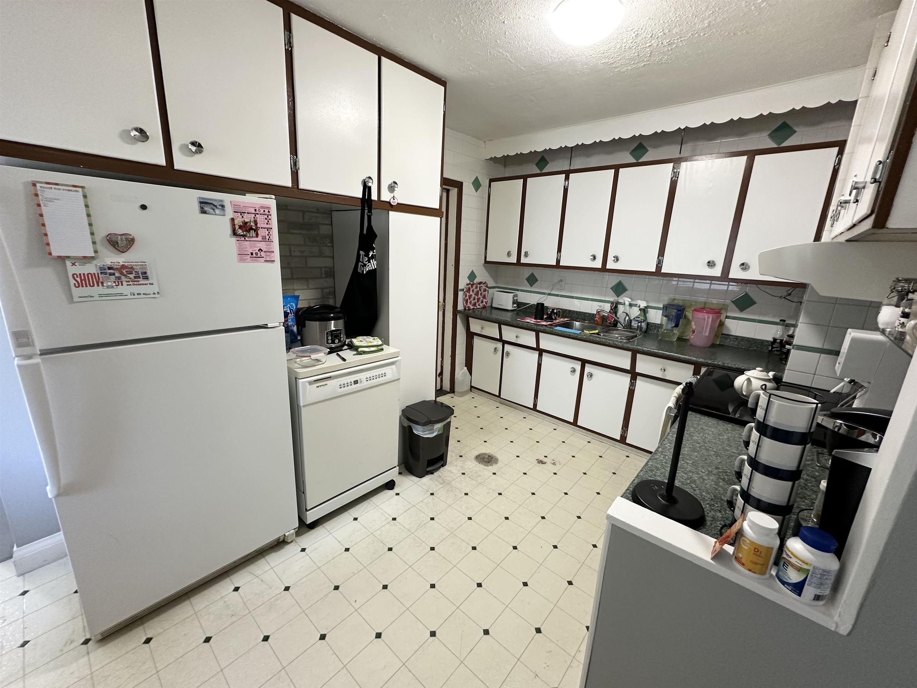 219 Mcculloch St, Thunder Bay, ON - Indoor Photo Showing Kitchen