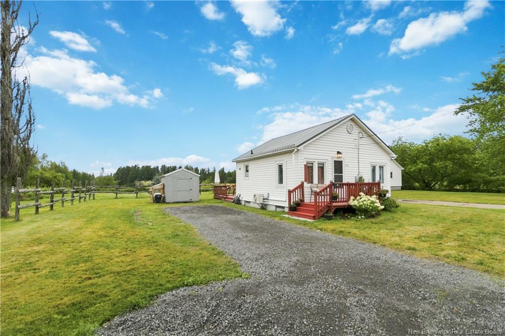 743 Salisbury Rd, Moncton, NB