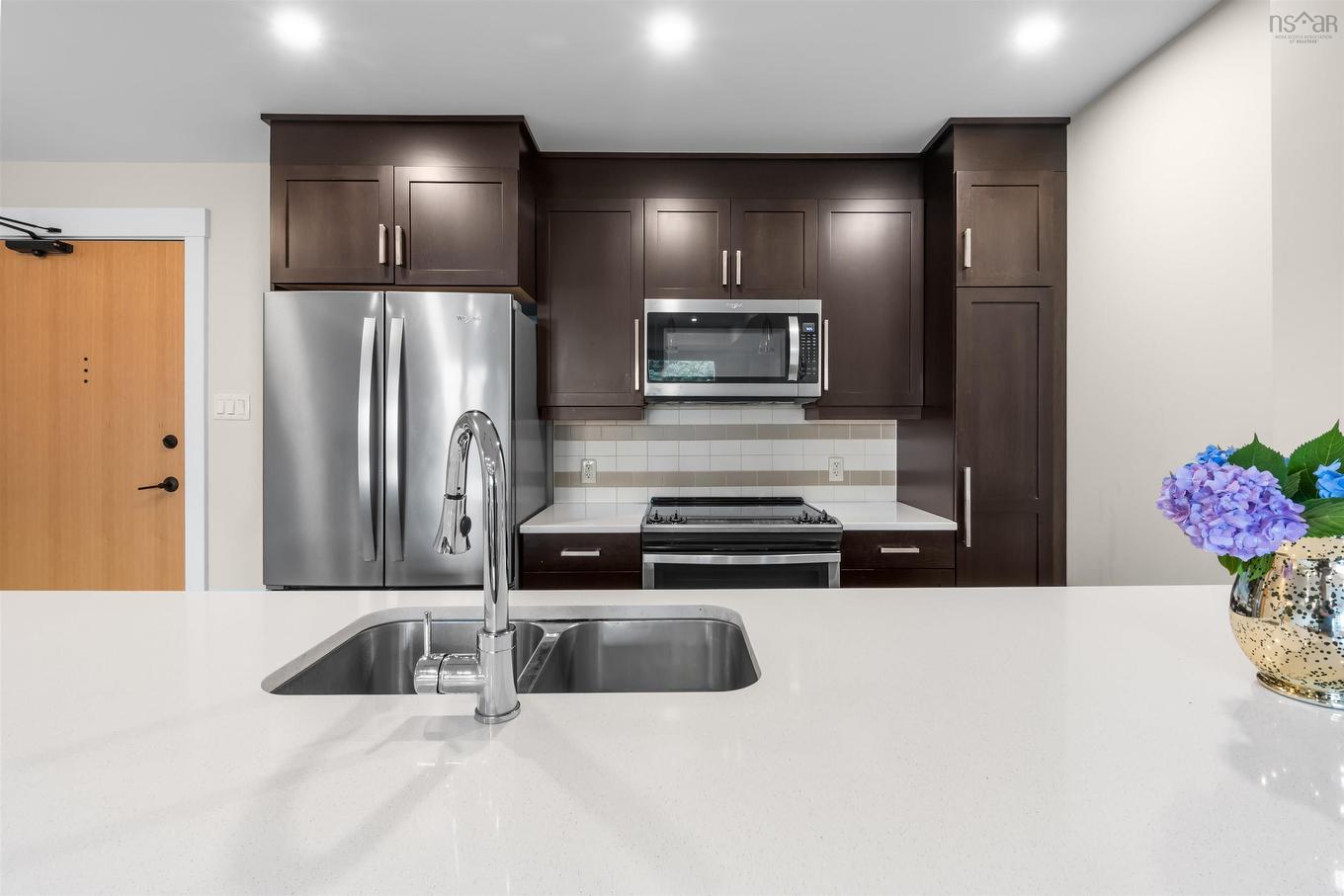 310 1990 Vernon Street, Halifax, NS - Indoor Photo Showing Kitchen With Double Sink With Upgraded Kitchen