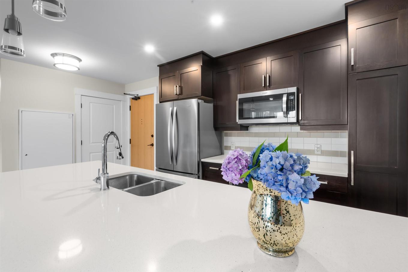 310 1990 Vernon Street, Halifax, NS - Indoor Photo Showing Kitchen With Double Sink With Upgraded Kitchen