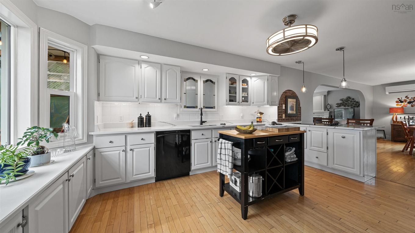 17 Oakley Avenue, Halifax, NS - Indoor Photo Showing Kitchen With Upgraded Kitchen