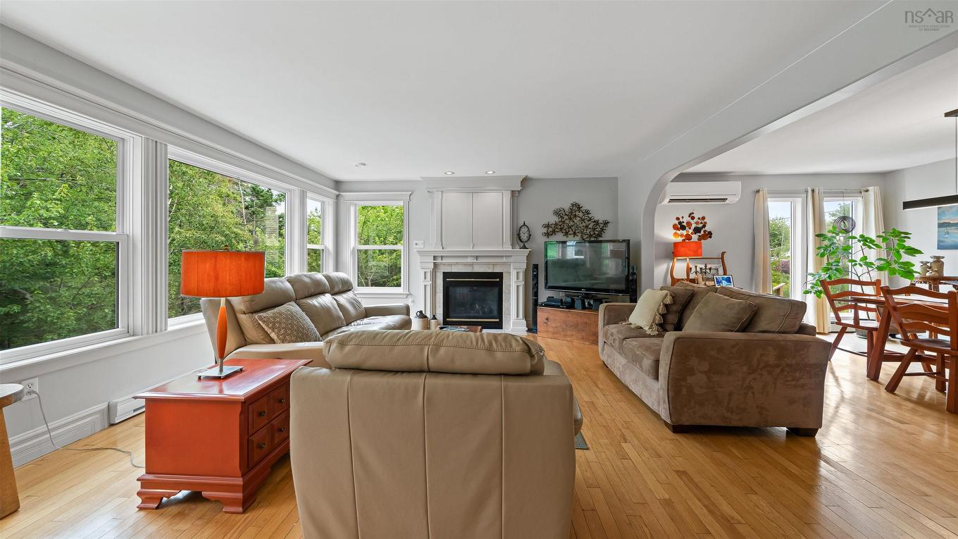 17 Oakley Avenue, Halifax, NS - Indoor Photo Showing Living Room With Fireplace
