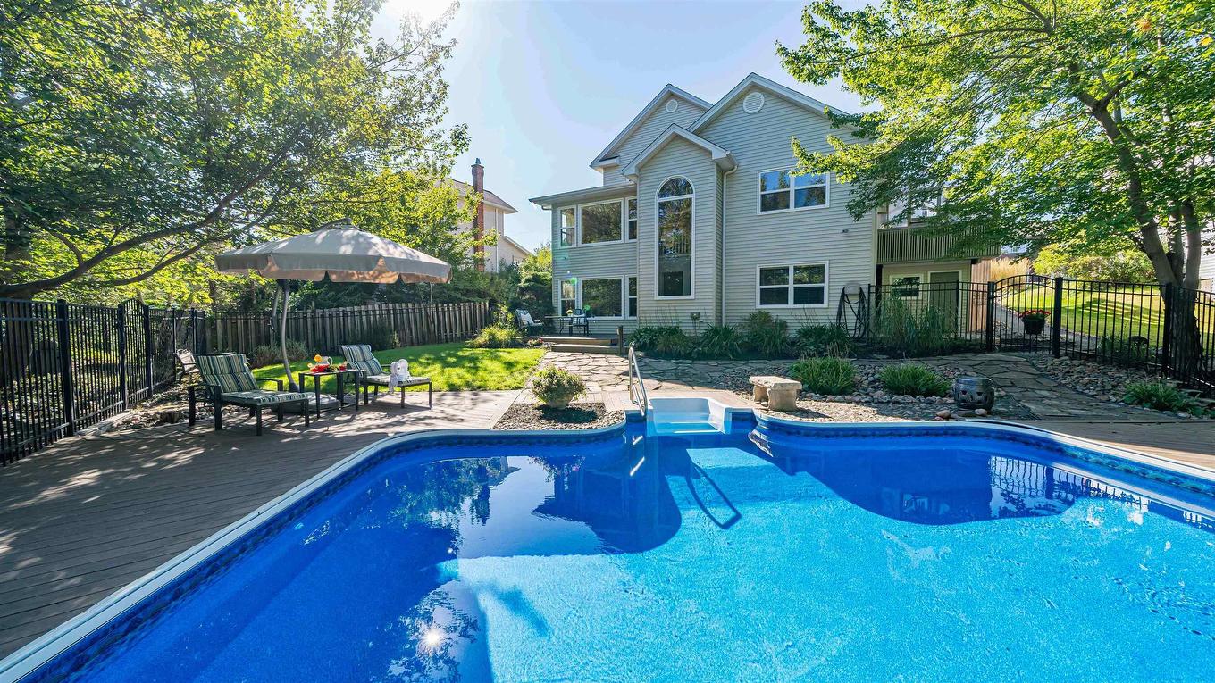 17 Oakley Avenue, Halifax, NS - Outdoor With In Ground Pool With Backyard