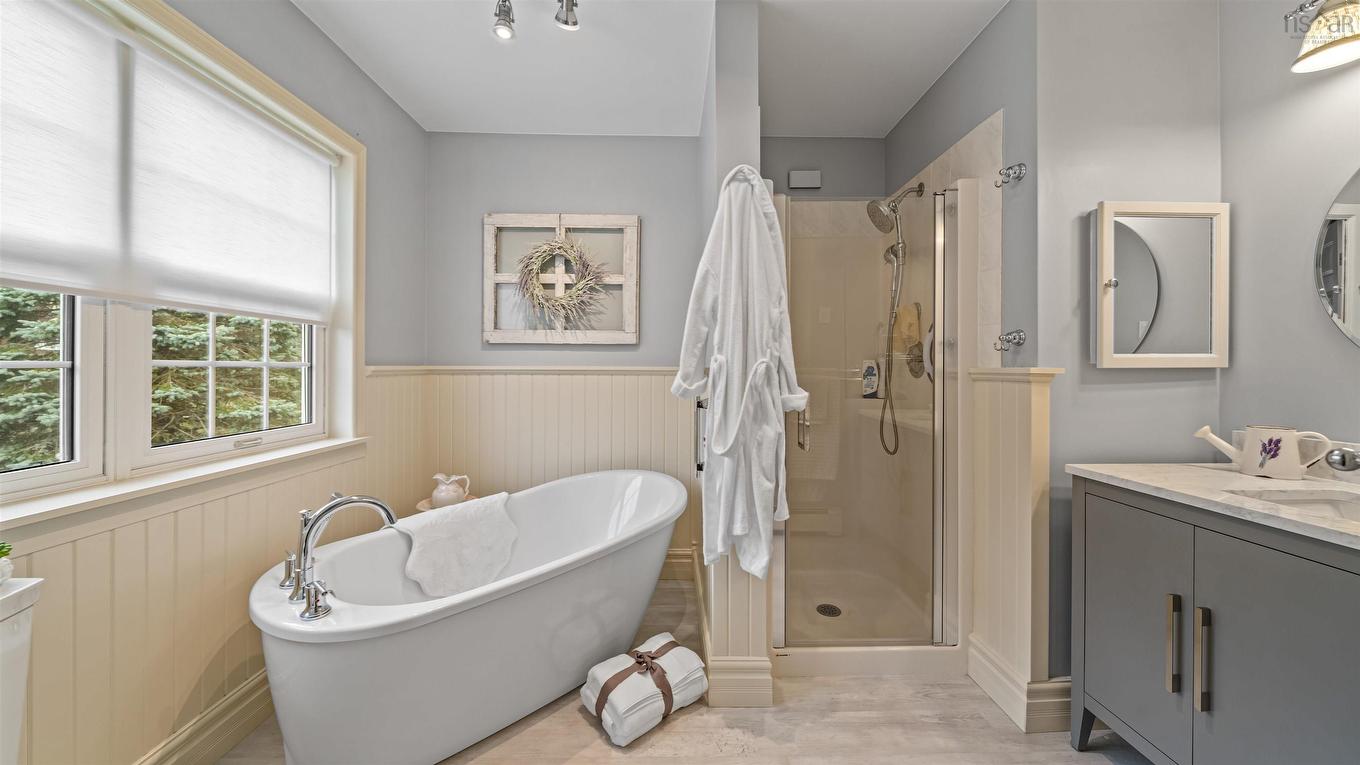 17 Oakley Avenue, Halifax, NS - Indoor Photo Showing Bathroom