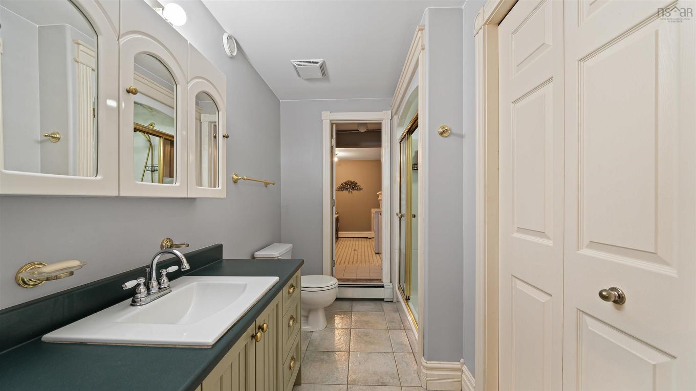 17 Oakley Avenue, Halifax, NS - Indoor Photo Showing Bathroom