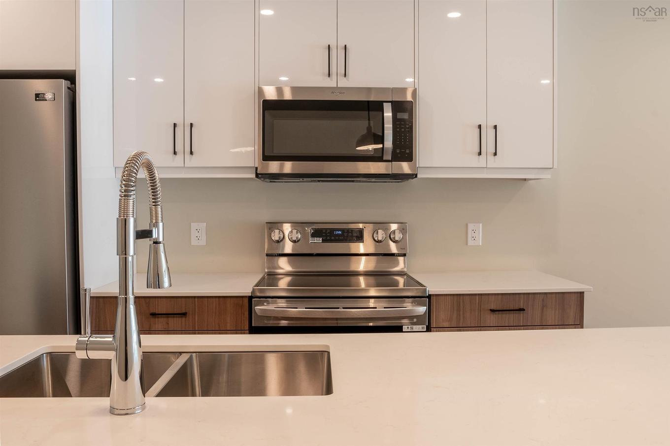 127 Kent Road, Lower Truro, NS - Indoor Photo Showing Kitchen With Double Sink With Upgraded Kitchen