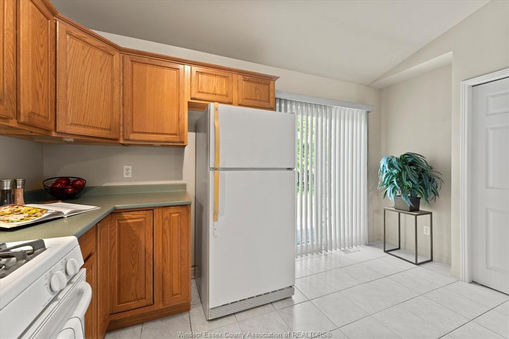 1286 Rendezvous, Windsor, ON - Indoor Photo Showing Kitchen