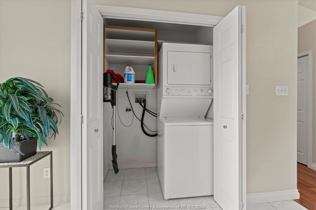 1286 Rendezvous, Windsor, ON - Indoor Photo Showing Laundry Room