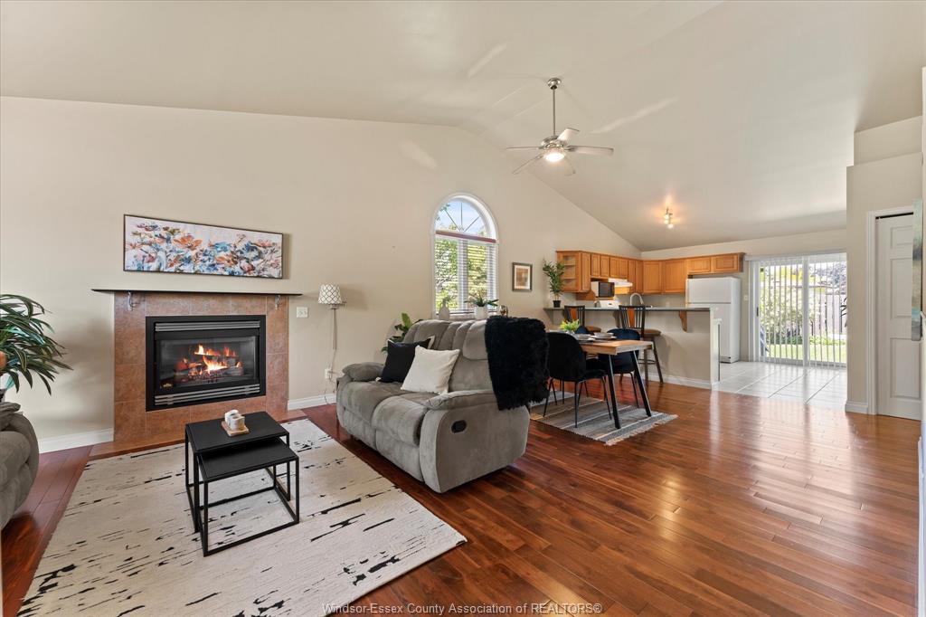 1286 Rendezvous, Windsor, ON - Indoor Photo Showing Living Room With Fireplace
