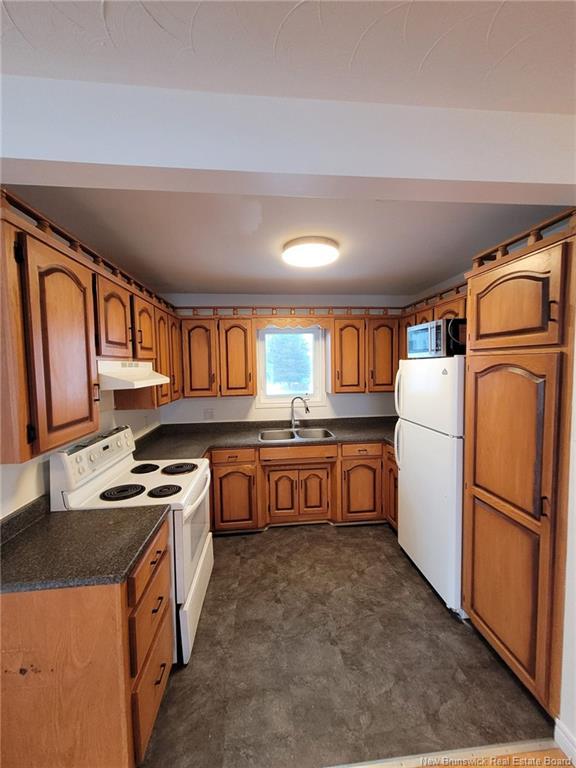 71-73 Mill Rd, Moncton, NB - Indoor Photo Showing Kitchen With Double Sink