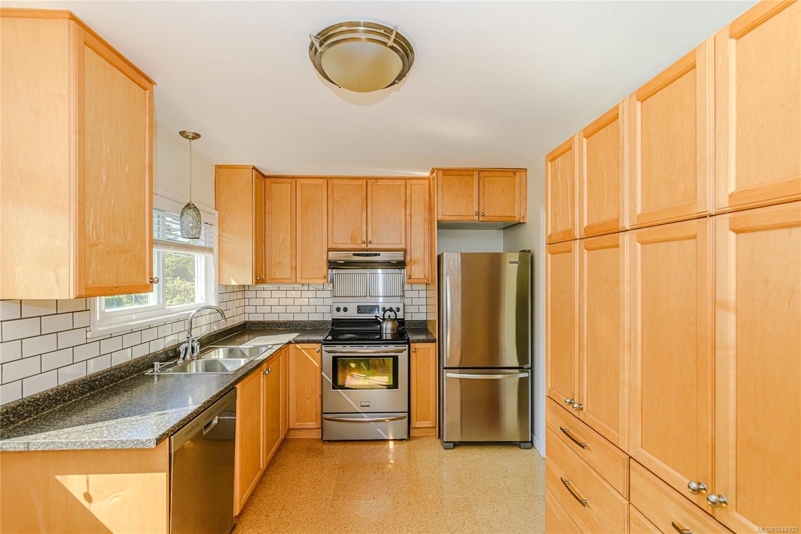 129 Moss St, Victoria, BC