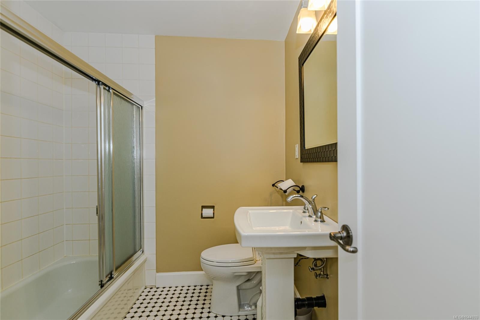 129 Moss St, Victoria, BC